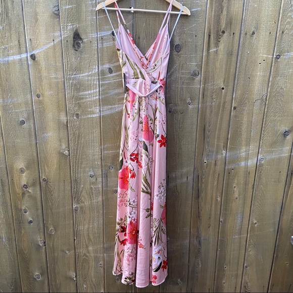 Blush Pink Floral Satin Maxi Dress 🌿 - Picture 3 of 10